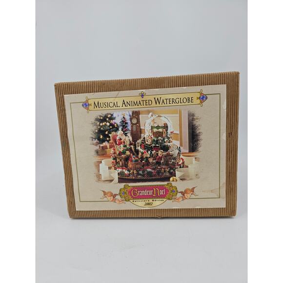 Grandeur Noel Musical Waterglobe Collectors Edition 2002 #15571 NOT WORKING READ - Picture 2 of 16
